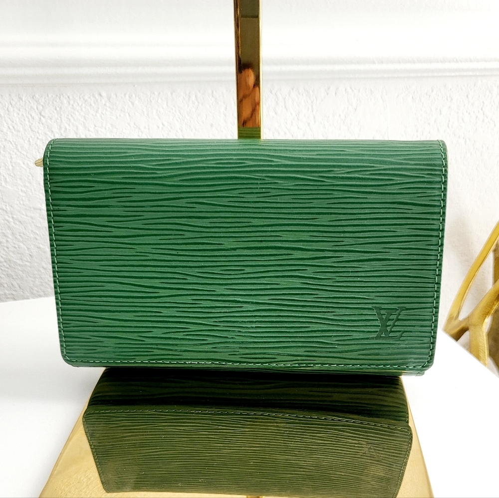 Louis Vuitton Green Epi Leather Wallet